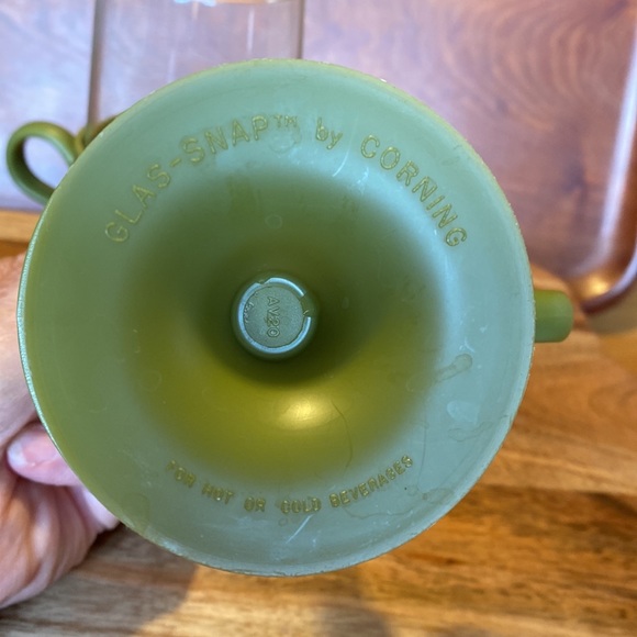 Glass-snap by Corning with avocado green holders set of 6 - Picture 5 of 9